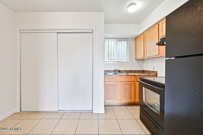 Foto del edificio - 1908 E Broadway Rd