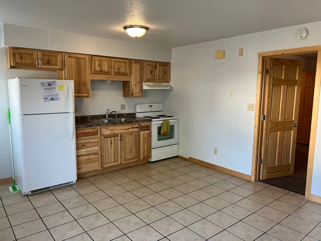 Primary Photo - 4680 Vasey Ave