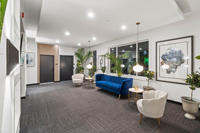 Building Photo - 2413 Frankford Ave