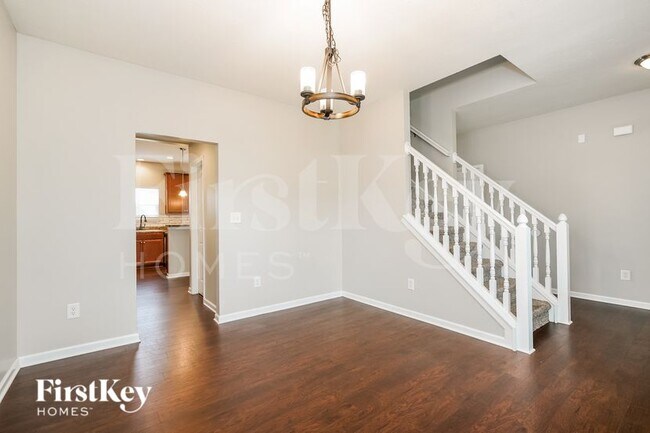 Building Photo - 8858 Hemingway Dr