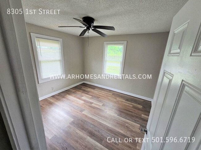 Building Photo - 8305 N 1st St | $725 | 2 beds, 1 bath