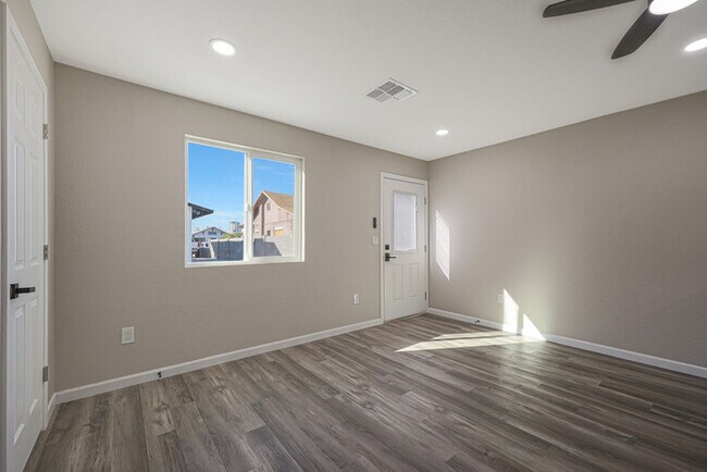 Foto del edificio - 329 N 12th St