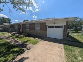 Building Photo - 219 Ward Dr