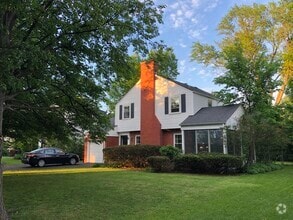 Building Photo - 9323 Crawford Ave