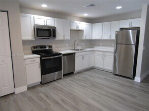 Building Photo - 2703 Ansel Ave S