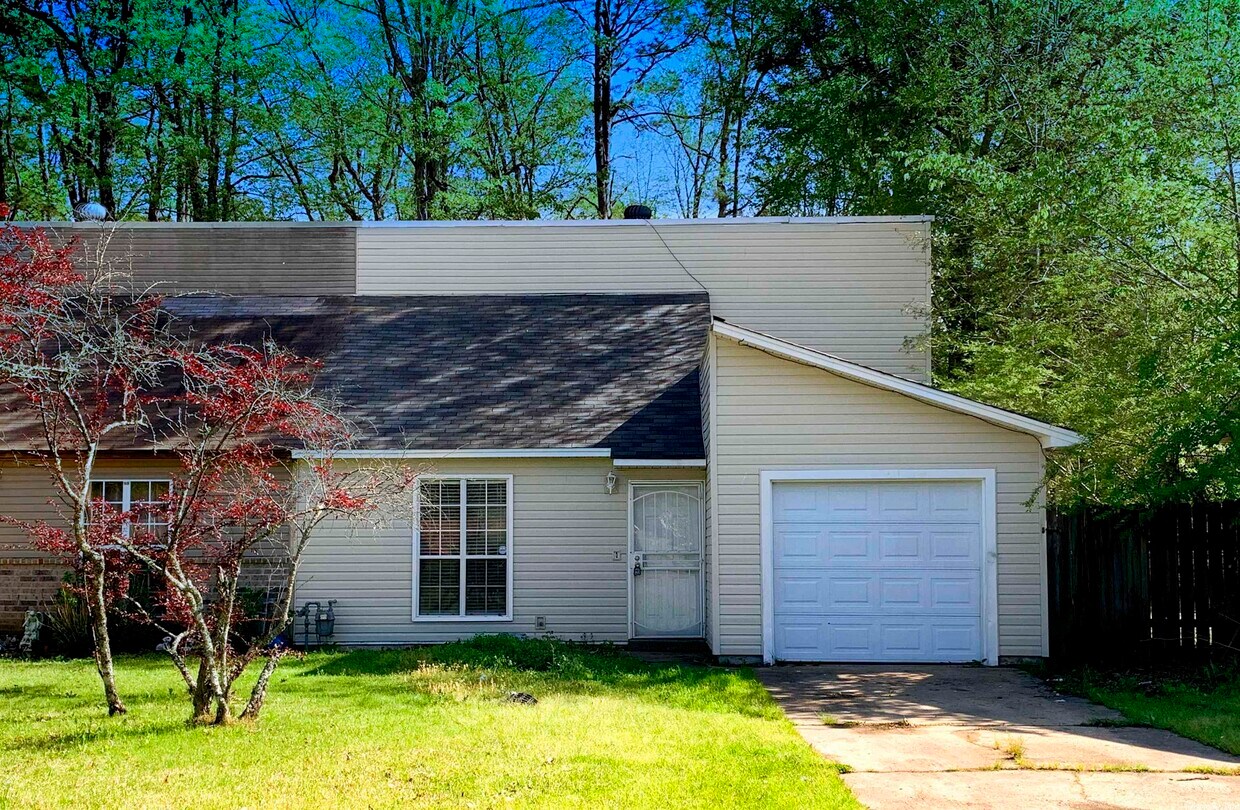 Foto principal - 7211 Stevenson Dr