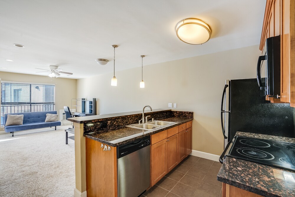 Foto principal - 10982 Roebling Ave