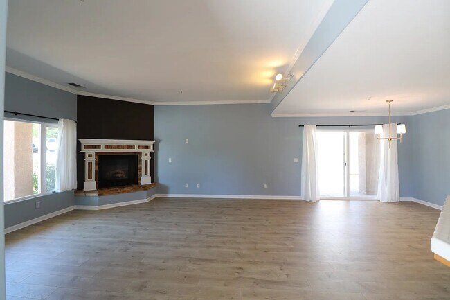 Foto del edificio - 1350 Laura Ct