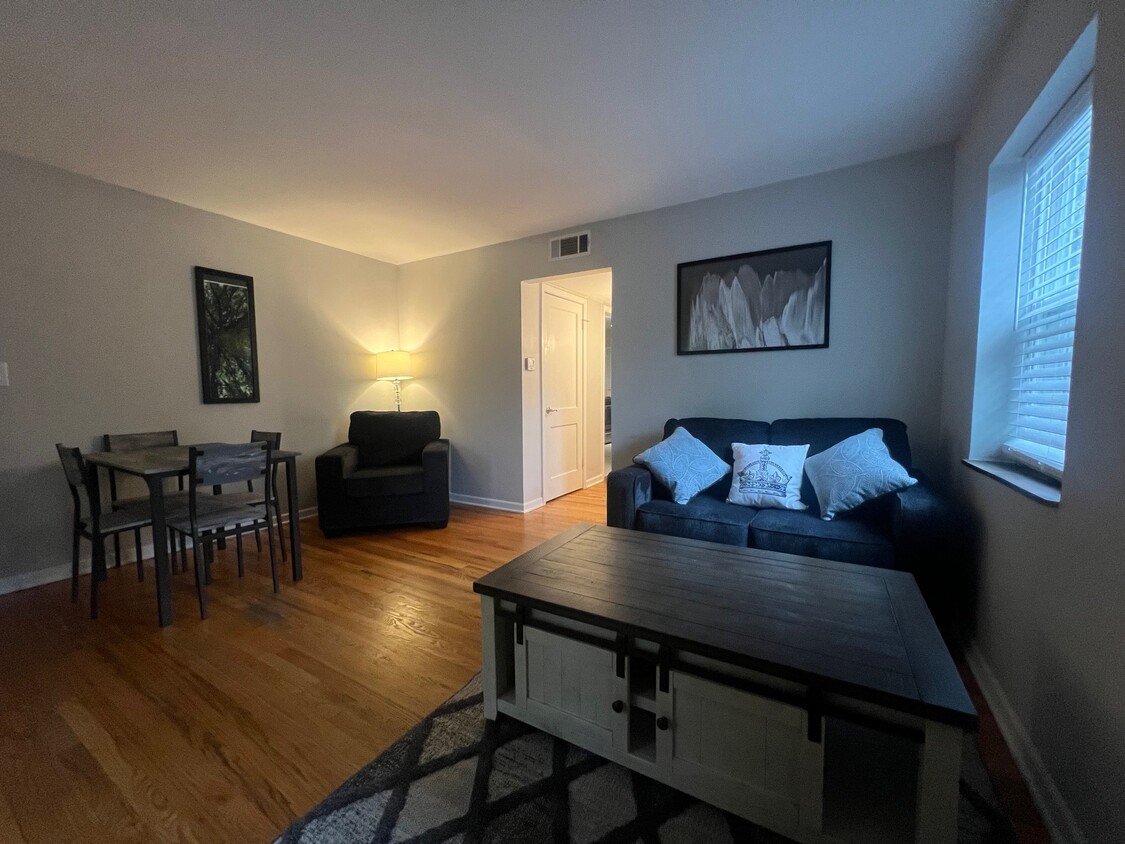 Foto principal - 4504 Holly St