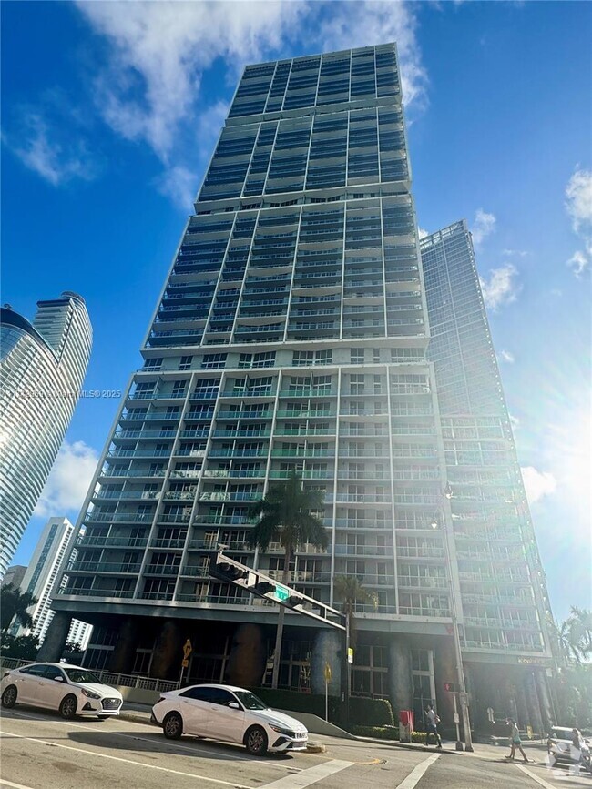 Building Photo - 475 Brickell Ave