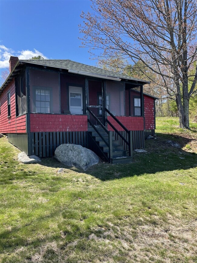 Building Photo - 747 Sebago Rd