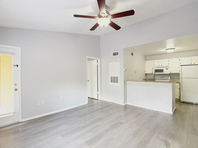 Foto del edificio - Limited-Time Offer! Sign a lease by July 1, 2026, and receive ½ off your second month’s rent! Pri...