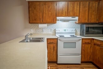 Building Photo - 910 Alliegood Ct