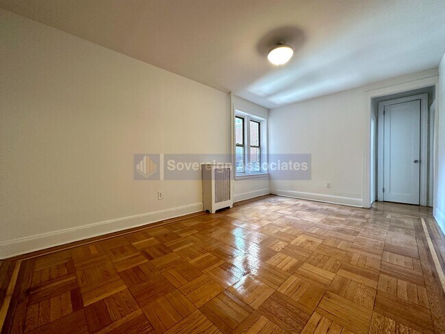 Foto del edificio - 187 Pinehurst Avenue