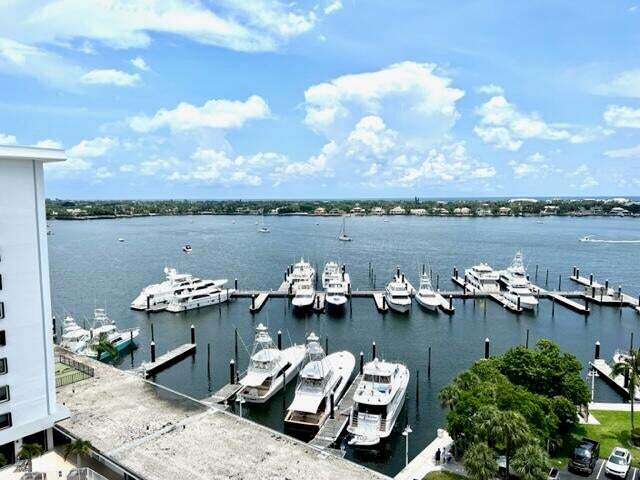 Primary Photo - 1200 Marine Way