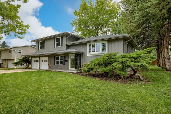 Building Photo - Flexible Living in a Fantastic La Vista Lo...