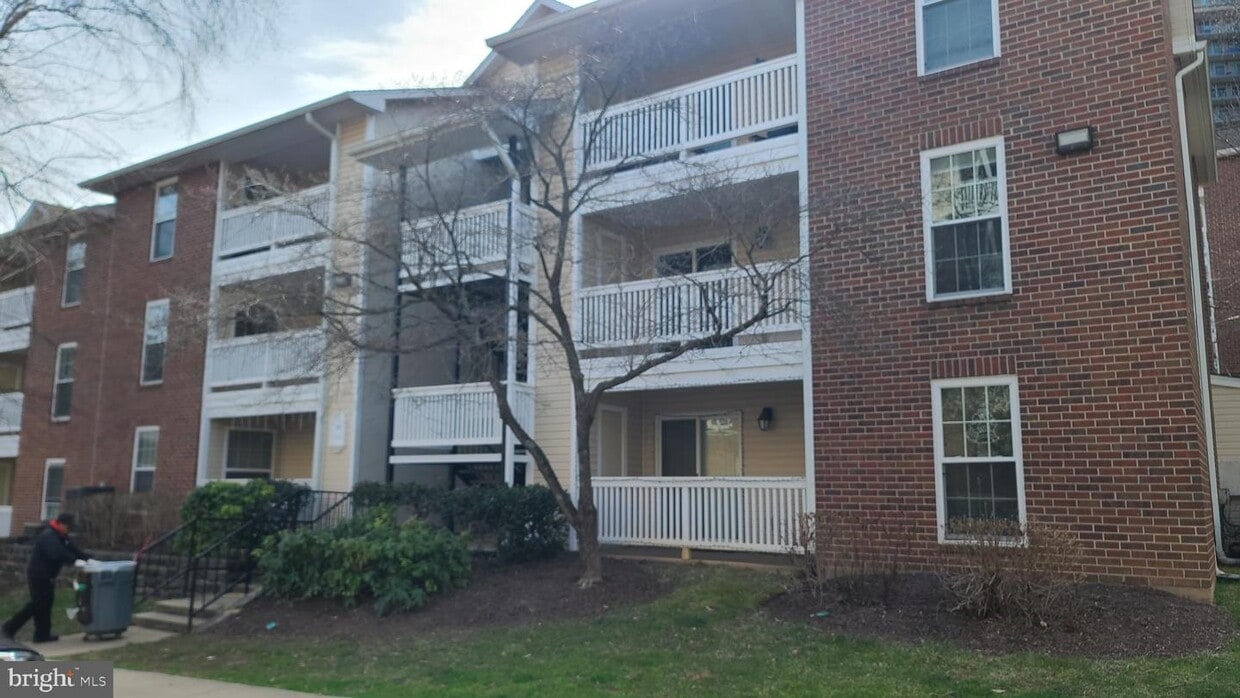 1511 Lincoln Way Unit 204, McLean, VA 22102 Apartment for Rent in