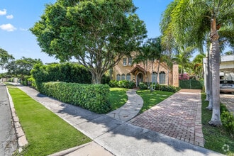 Building Photo - 325 Greymon Dr