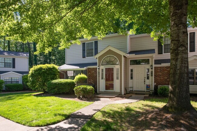 Foto del edificio - 7811 Falcon Rest Cir