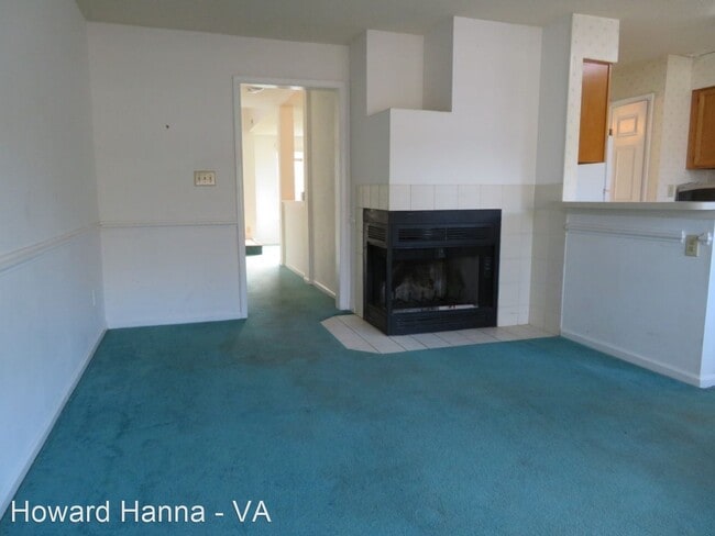 Building Photo - 2 br, 2.5 bath House - 174 Corwin Circle
