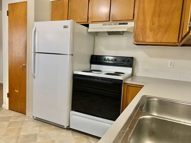 Building Photo - 2 Bed/ 1 Bath Apartment in Evans with Nearby Amenities. Trash/Gas/Water/Sewer: Included in Rent