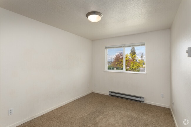 2BR, 2BA - 933-1,094SF - Regal Heights
