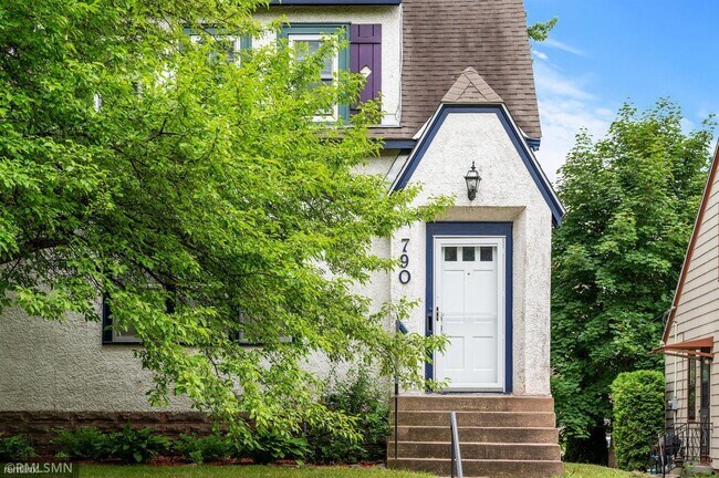 Building Photo - 3 br, 1 bath House - 790 Cottage Avenue E