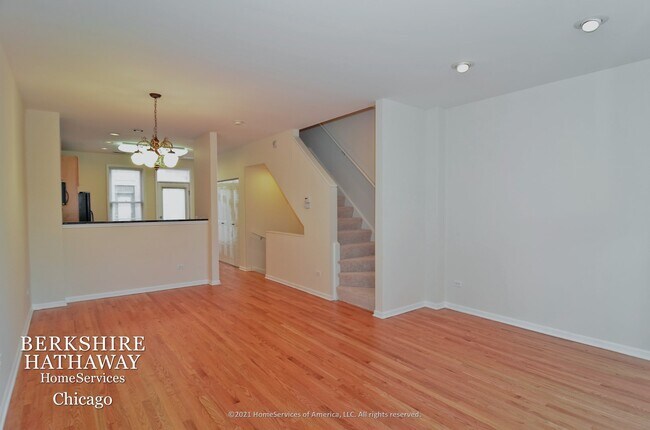 Foto del edificio - 1017 N KINGSBURY Street