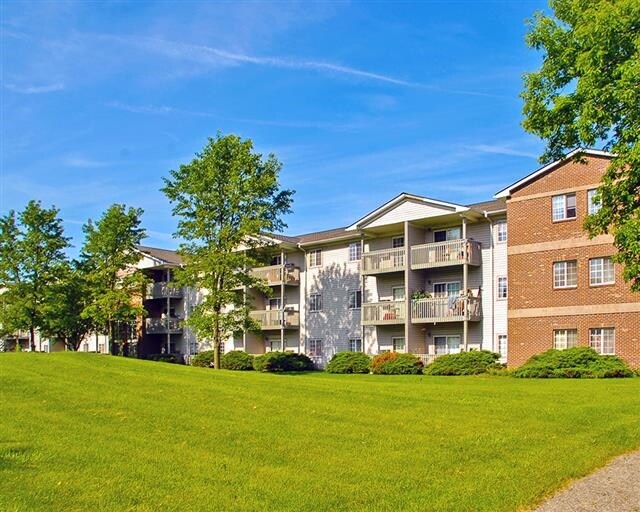 Twin Oaks Meadows Apartments in Lansing, MI