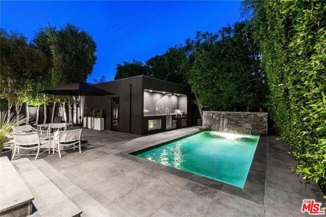 Foto del edificio - 903 N Crescent Heights Blvd