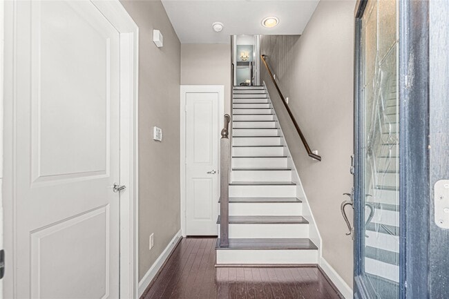 Building Photo - 2110 Shearn St