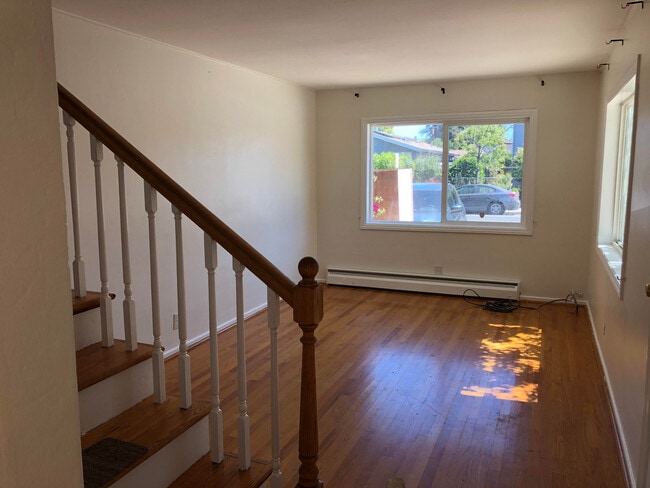 Foto del edificio - 1031 Hudson St