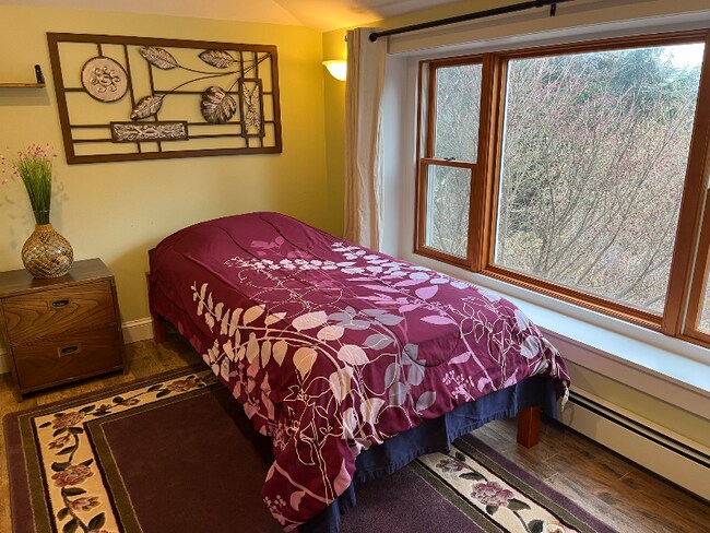 Foto del edificio - 1087 N Hoosac Rd