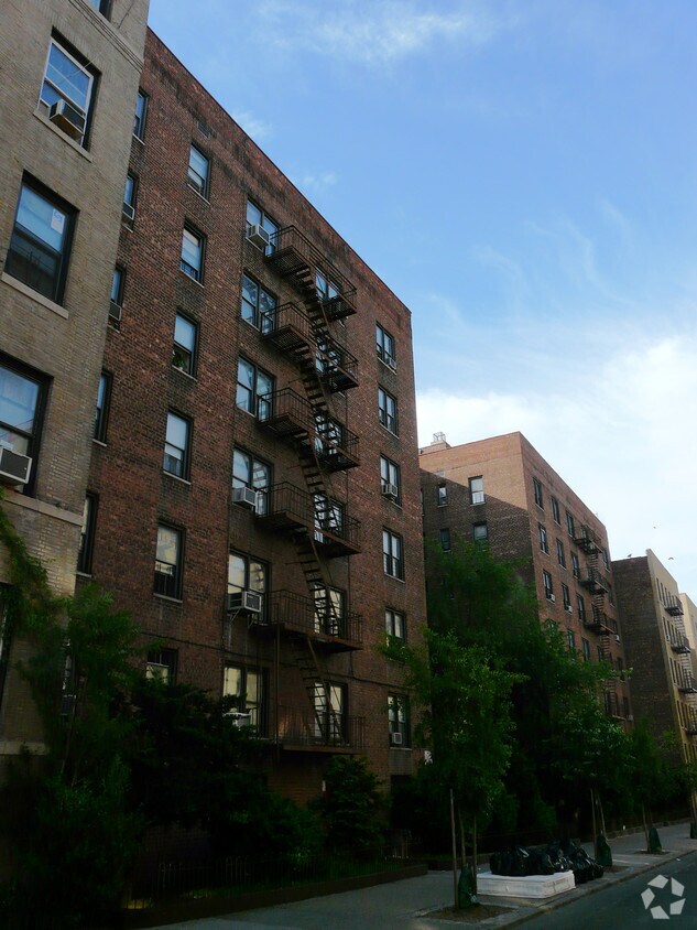 Foto del edificio - 2324 Walton Ave