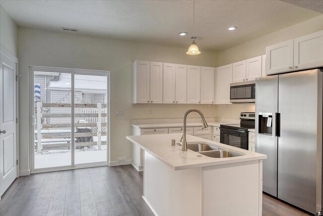 Building Photo - 1201 - 1205 N Cannon St.