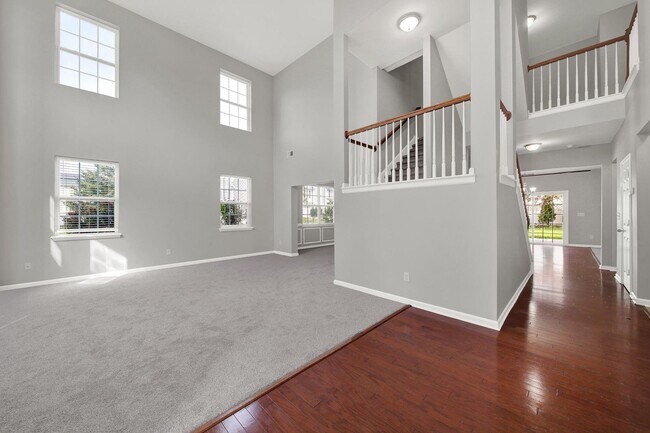 Building Photo - Stunning 6 Bed 3.5 Bath Home in Davidson!