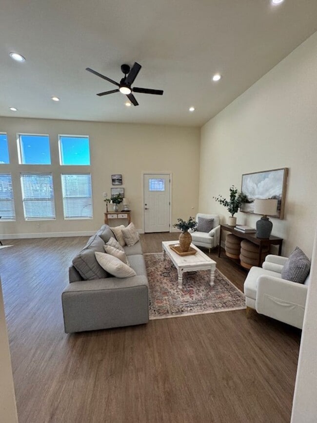 Building Photo - 11 on Limberlost