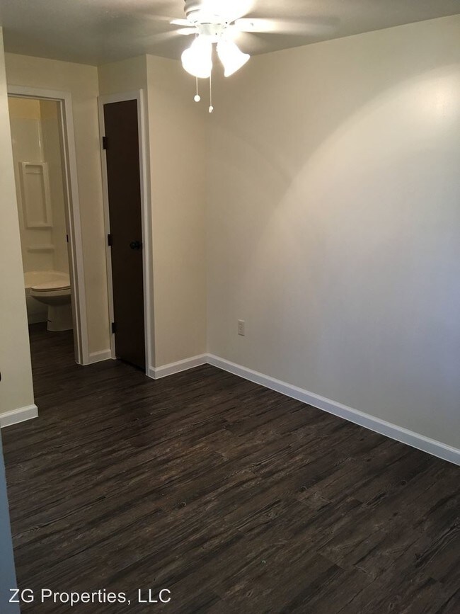 Foto del edificio - 236 Mathews Ave