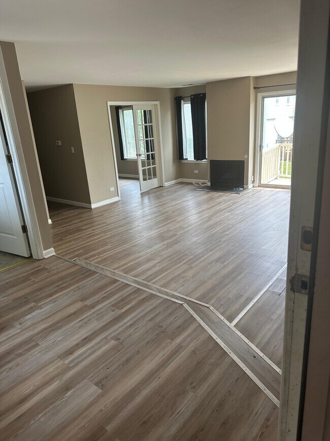 Foto del edificio - 320 Springlake Ln