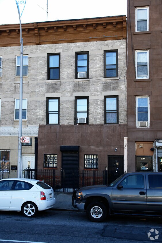 Primary Photo - 159 4th Ave