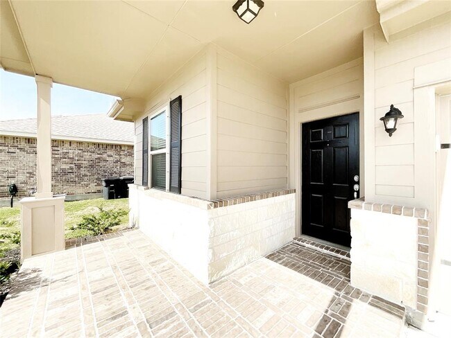 Building Photo - 14739 Sweetwater Dr