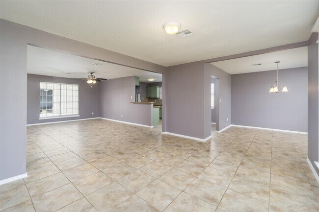 Foto del edificio - 4604 S Tower Rd