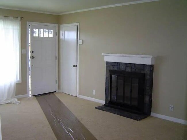 Building Photo - 427 Johnson Ave