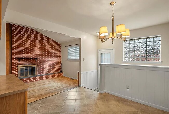 Building Photo - 2754 Northampton Dr