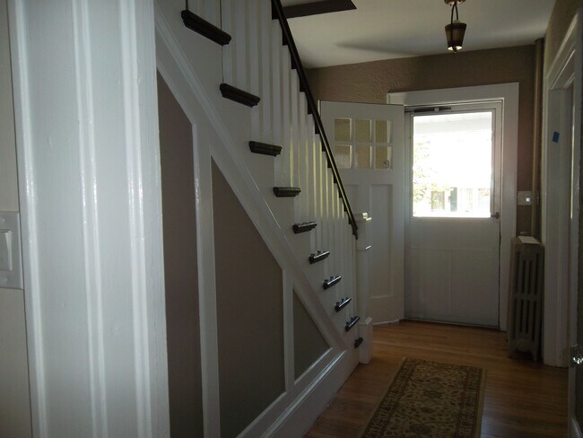 Foto del edificio - 46 Sterling Ct