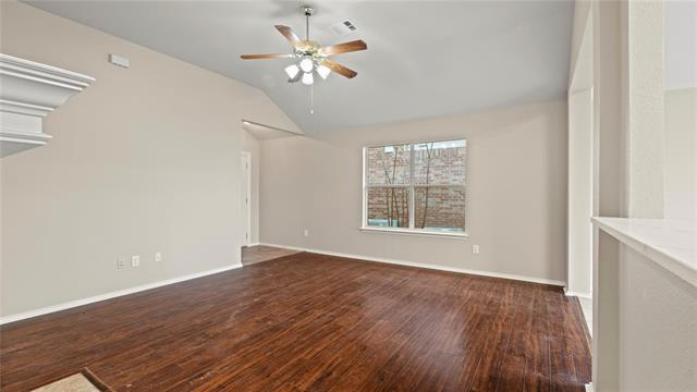 Foto del edificio - 9204 Warren Dr