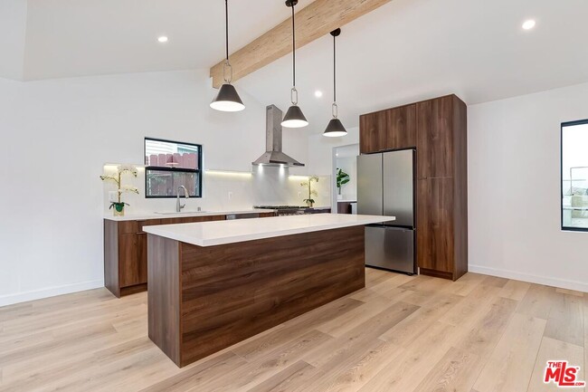 Foto del edificio - 8343 Ridpath Dr
