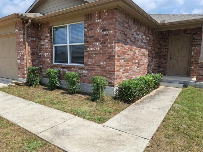 Building Photo - 307 Camellia Dr