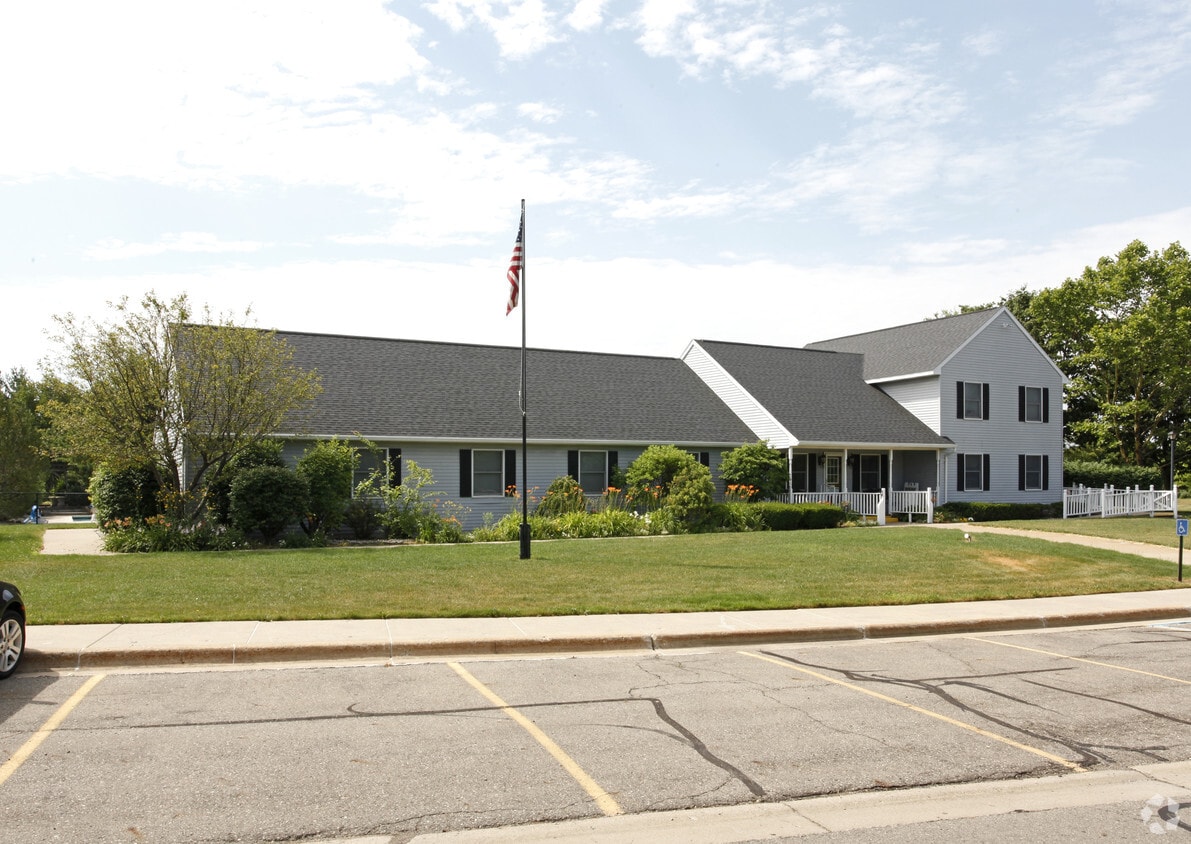 Cadgewith Farms Mobile Home Park Apartments in Lansing, MI
