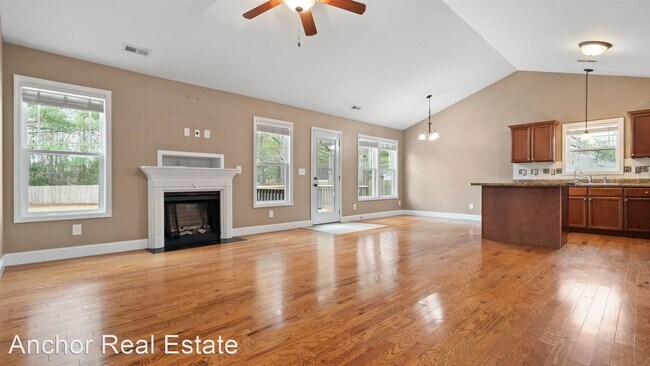 Foto del edificio - 3 br, 2 bath House - 202 Demetrius Ct
